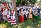 górale w strojach regionalnych podczas uroczystości