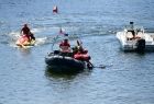 Pokaz ratownictwa wodnego; grupa WOPRowców podczas wydarzenia zaprezentowała swoje umiejętności ratownicze w wodzie poprzez symulacje topienia się i udzielenia pomocy