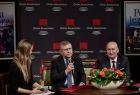 Marszałek Województwa Małopolskiego Witold Kozłowski i Marszałek województwa warmińsko - mazurskiego Gustaw Marek Brzezin w trakcie udzielania wywiadu.