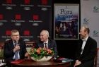 Marszałek Województwa Małopolskiego Witold Kozłowski i Marszałek województwa warmińsko - mazurskiego Gustaw Marek Brzezin w trakcie udzielania wywiadu.