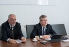 Marszałek Witold Kozłowski i przewodniczący sejmiku województwa małopolskiego Jan Tadeusz Duda podczas spotkania online z szefem administracji Obwodu Lwowskiego Maksym Kozicki.