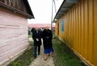 Iwona Gibas podczas zwiedzania oddziału muzeum