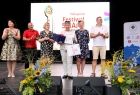Laureaci Małopolskiego Festiwalu Smaku na scenie podczas wręczania nagród i wyróżnień 