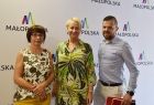 Iwona Gibas z zarządu województwa wraz z Bernardyną Bryzek, przewodniczącą Rady Gminy Oświęcim i Aleksandrem Stachurą, prezesem Ochotniczej Straży Pożarnej Poręba Wielka