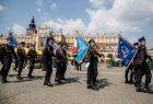 Przemarsz przez rynek