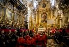 Uroczysta msza święta, widok na ołtarz