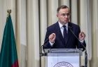 Widok na uczestników uroczystości inauguracji 98. roku akademickiego na Uniwersytecie Ekonomicznym. Przemawia do zgromadzonych gości Prezydent RP Andrzej Duda