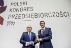 Józef Gawron z jednym z laureatów