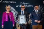 Iwona Gibas, Rafał Kosowski z laureatem 