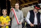 Marta Malec-Lech z kawałkiem wstęgi