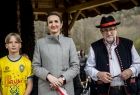 Marta Malec-Lech z piłkarzem i starszym mężczyzną w kapeluszu