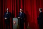 Marszałek Województwa Małopolskiego Witold Kozłowski, w trakcie przemowy na scenie Opery Krakowskiej. 
