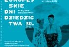 Alt:Plakat dotyczący wydarzenia, w kolorze niebieskim z białym liternictwem, w jego centralnym punkcie, lekko skierowanym w prawą stronę, zdjęcie pary w strojach ludowych.