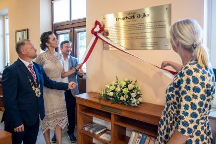 Przejdź do: Prof. Franciszek Ziejka patronem biblioteki w Radłowie
