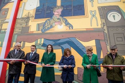 Przejdź do: Mural geniusza w Tarnowie 