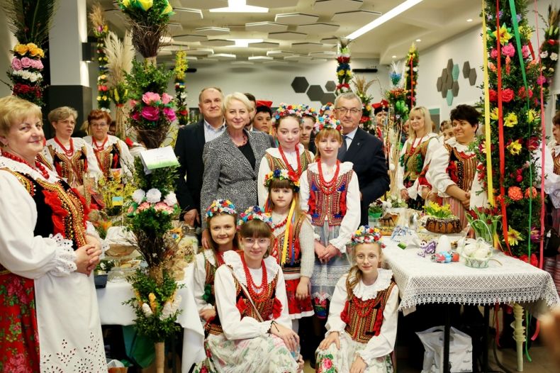 Pamiątkowe zdjęcie uczestników spotkania