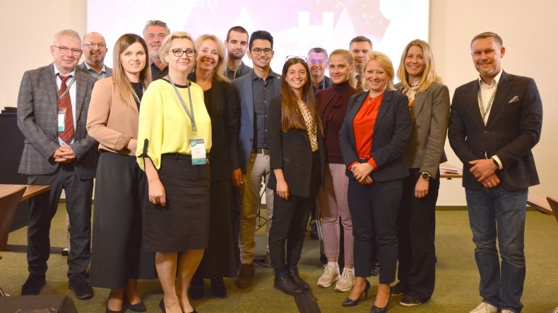 Kick-off meeting Inicjatywy Awangarda - zdjęcie grupowe