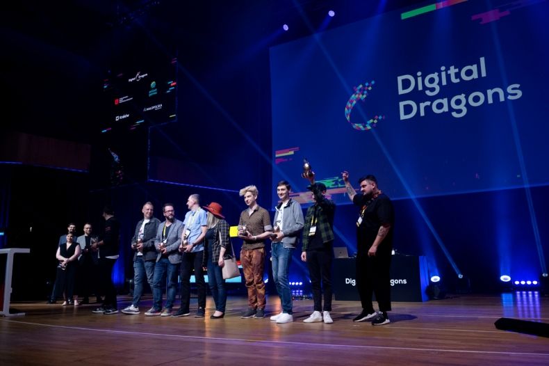 Laureaci Digital Dragons Awards na scenie podczas gali