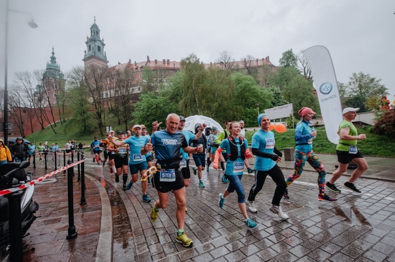 uczestnicy maratonu