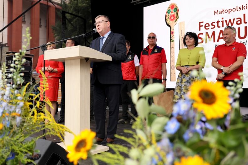 Marszałek Witold Kozłowski przemawia podczas Małopolskiego Festiwalu Smaku