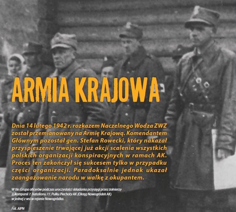 Archiwalne zdjęcie przedstawiające żołnierzy Armii Krajowej, wykorzystane do wystawy.