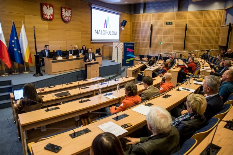 Spotkanie z przewodnikami i pilotami wycieczek w sali sesyjnej budynku UMWM