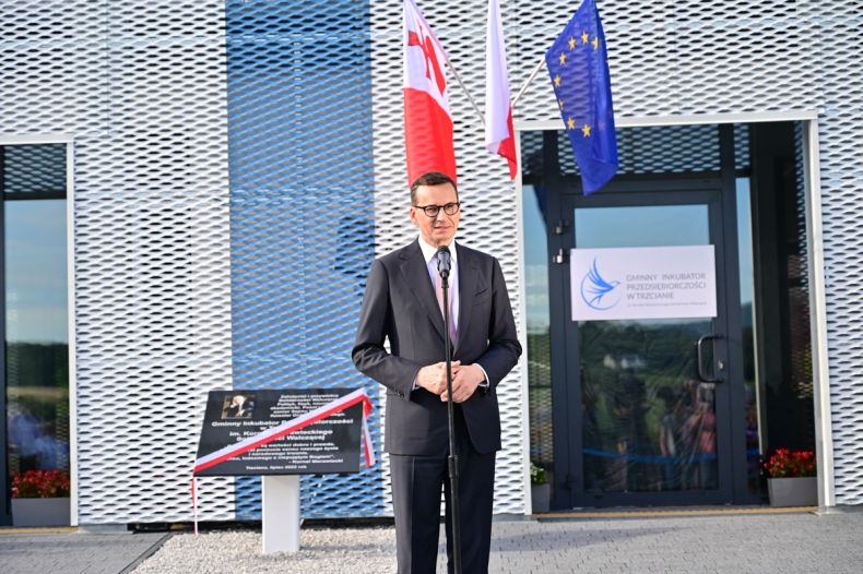 Premier Mateusz Morawiecki przemawia.