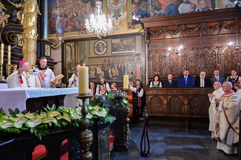 Abp Marek Jędraszewski w trakcie Mszy.