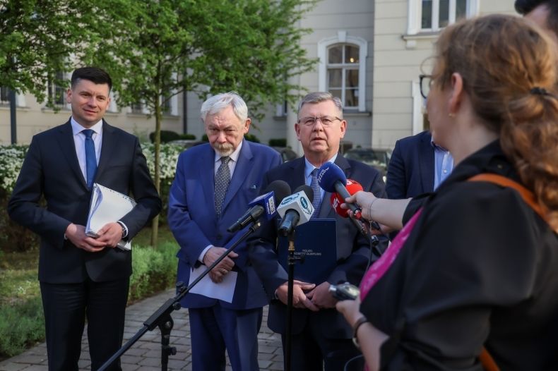 marszałek Witold Kozłowski, wicemarszałek Łukasz Smółka, prezydent Jacek Majchrowski, wiceprezes Janusz Kozioł