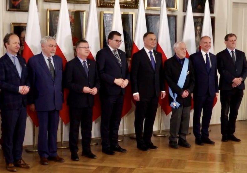 Andrzej Duda, Adam Macedoński i zaproszeni goście, wśród nich marszałek Witold Kozłowski