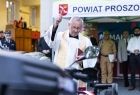 Ksiądz poświęca quada