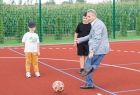 Rafał Stuglik kopie piłkę