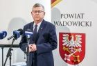 marszałek podczas wystąpienia, otwarcie nowych oddziałów szpitala