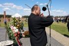 Skrzypek podczas występu w trakcie obchodów Dnia Pamięci o Zagładzie Romów i Sinti na terenie byłego obozu Birkenau