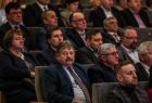 Widok na publiczność przysłuchującej się wystąpieniom prelegentów.