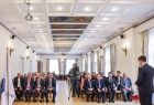 widok na zgromadzonych gości, w tym na pierwszy rząd VIP-ów