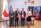 marszałek, prezes spółki, radny i dyrektorka Szkoły Podstawowej nr 1 w Krzeszowicach (gospodarz spotkania) - Dagmara Brela-Zając