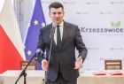 Łukasz Smółka przemawia do zgromadzonych