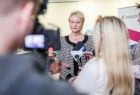 Iwona Gibas z zarządu województwa odpowiadająca na pytania dziennikarzy