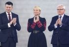 Łukasz Smółka, Iwona Gibas i Józef Gawron bijący brawo.