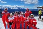 Polacy na szczycie trasy narciarskiej, pozują do zdjęcia