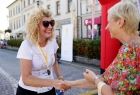Iwona Gibas gratuluje