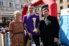 Iwona Gibas z uczestnikiem biegu