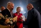 Iwona Gibas, Jan Duda i radni województwa wręczają nagrodę Kryształy Soli