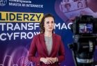 Marta Malec-Lech z zarządu województwa stoi i udziela wywiadu.