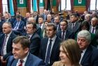 Widok na sale wypełnioną samorządowcami. 