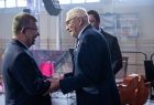 Marszałek Witold Kozłowski w trakcie wręczania odznaczeń.