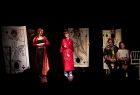 spektakl teatralny podczas inauguracji Sceny Atelier przygotowany przez młodzież - na scenie aktorzy