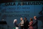 Iwona Gibas składa gratulacje