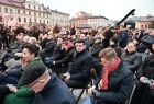 Wicemarszałek Łukasz Smółka wśród widowni.
